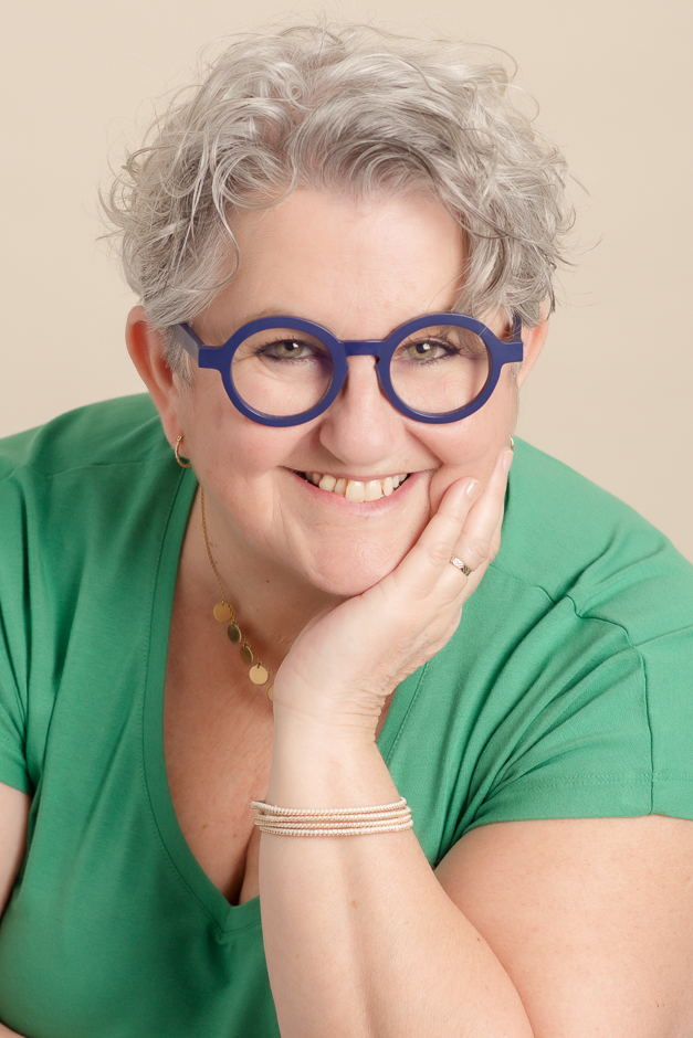 Portrait Agnès Salmon en couleurs - Consultante et rédactrice web SEO